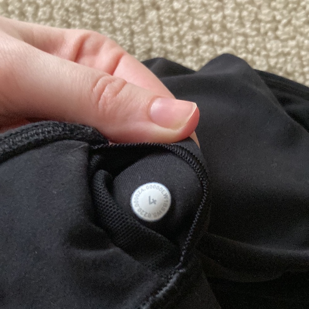 Lululemon Align Tank Black Size 4 Nulu Original Version 2020 Thin Strap Like New - Picture 6 of 7